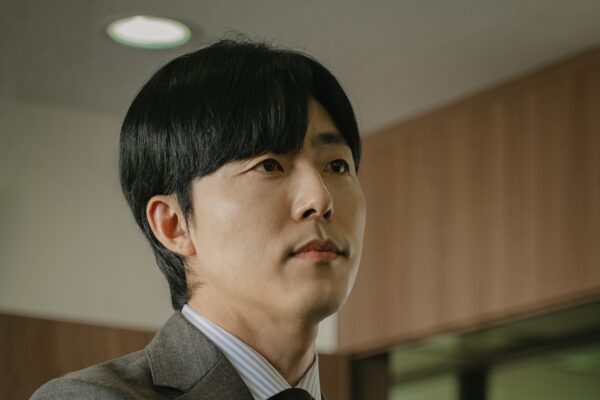 쿠팡 플레이 드라마 하이드 이무생 배우 스틸