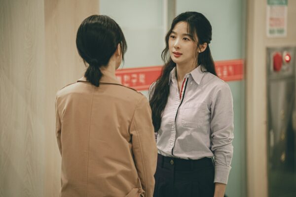 쿠팡플레이 드라마 하이드 배우 이청아 캐릭터 스틸