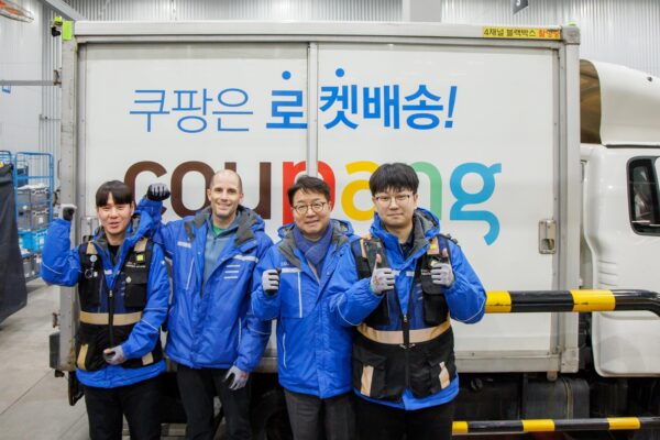 해롤드 로저스 쿠팡 임시 대표, 약속한 새벽배송 체험