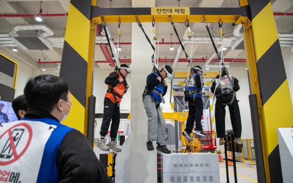 VR로 배우는 ‘실전 안전’ 쿠팡풀필먼트서비스